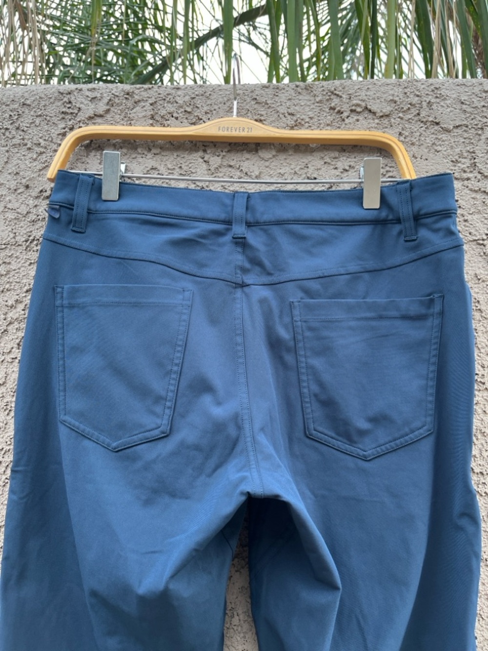 Lululemon ABC 5 pocket pant 31x33 - Picture 3 of 6